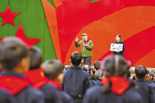 栖霞红叶的红叶在诗人笔下有什么特点？游戏画面
